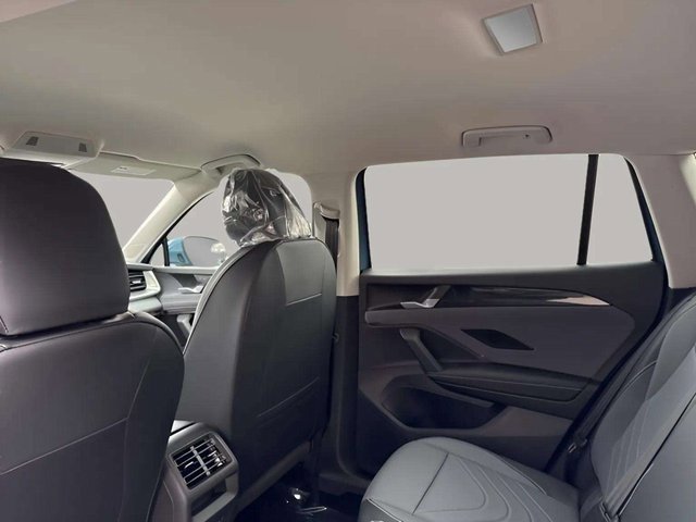 New 2026 Volkswagen Tiguan SE image 7