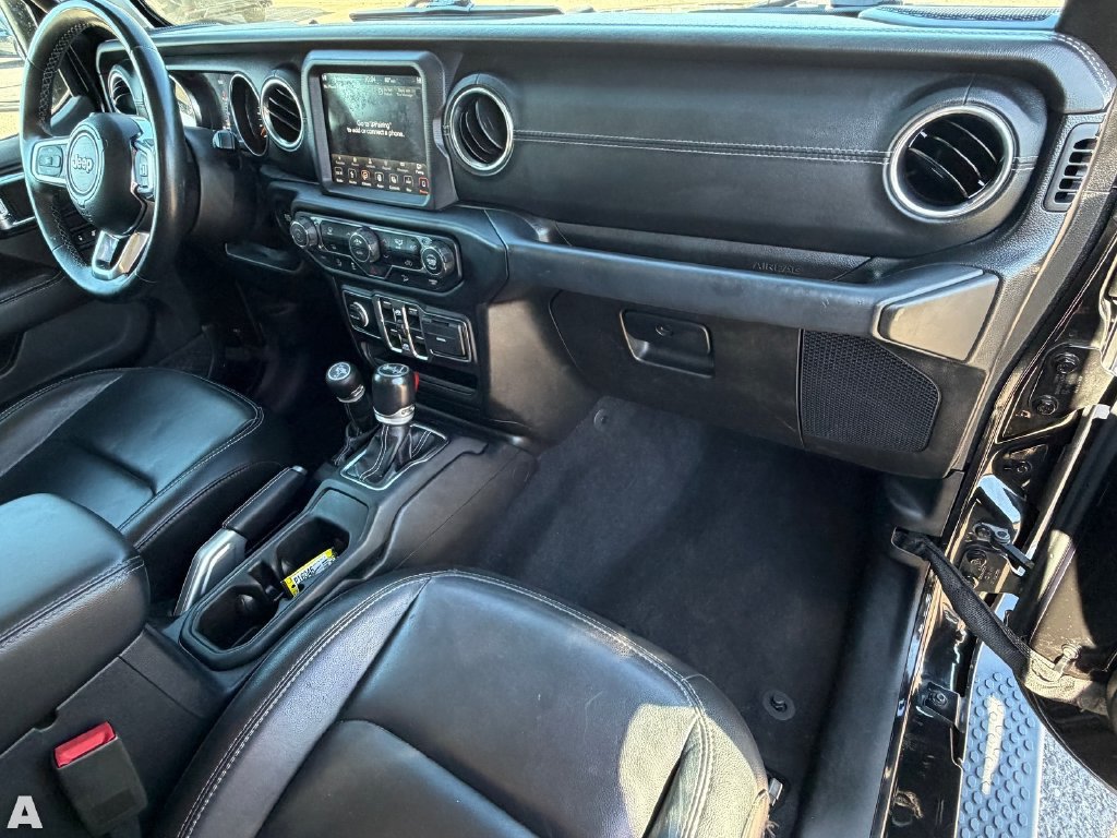Used 2019 Jeep Wrangler Unlimited Sahara AWD/4WD image 11