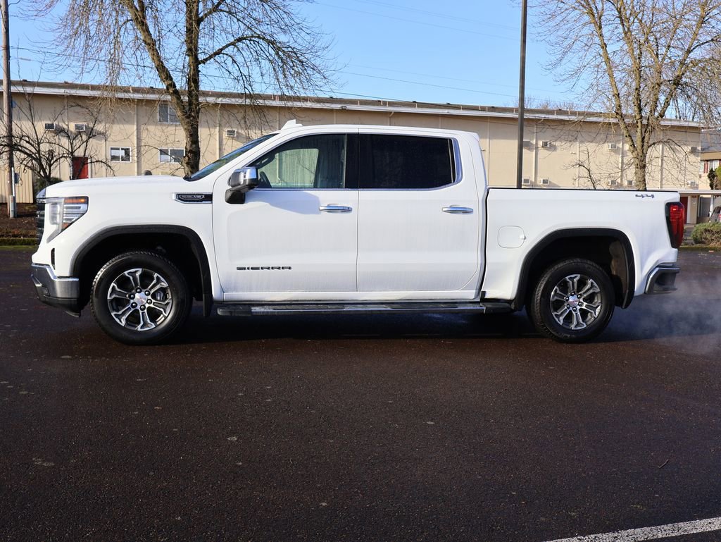 Used 2024 GMC Sierra 1500 SLT image 3