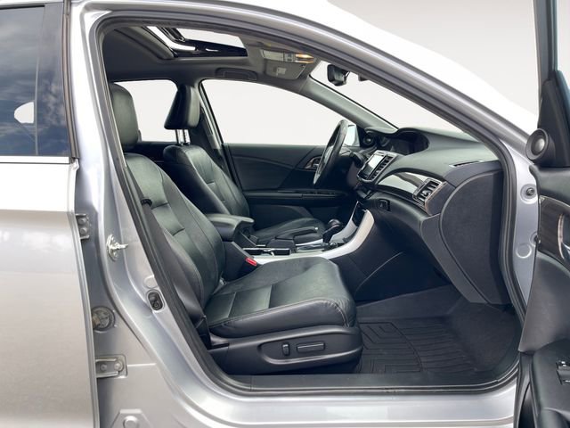 Used 2016 Honda Accord Touring image 15