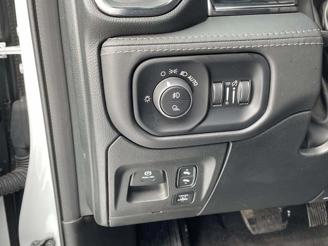Used 2025 RAM 1500 Limited w/ Body Color Bumper Group image 17