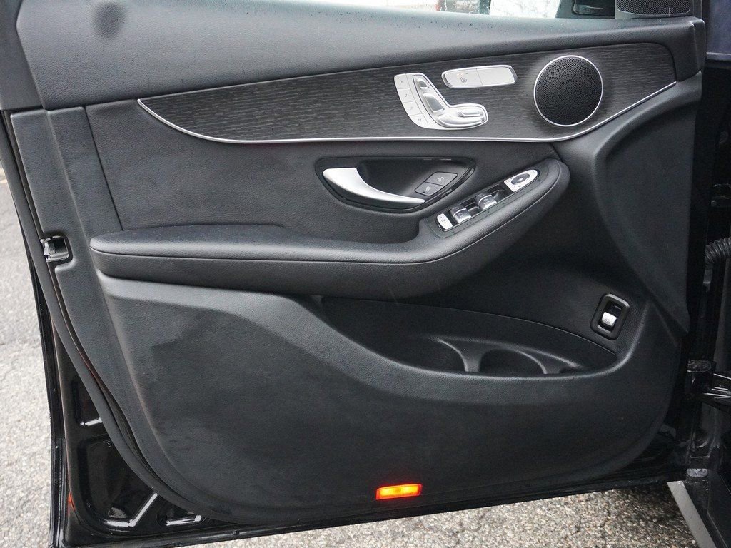 Used 2022 Mercedes-Benz GLC 300 4MATIC w/ Premium Package Lite image 20