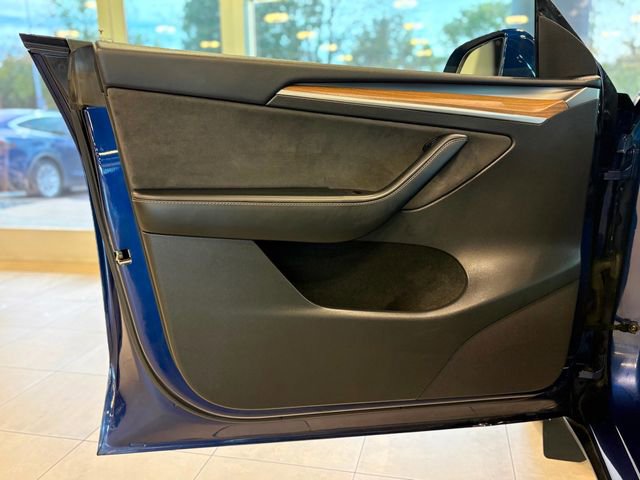 Used 2023 Tesla Model Y Performance image 19