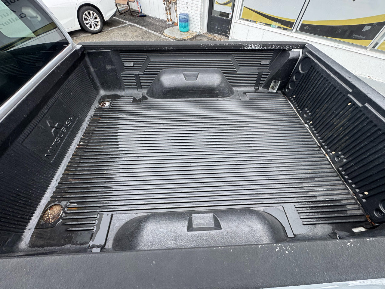 Used 2008 Mitsubishi Raider LS image 17