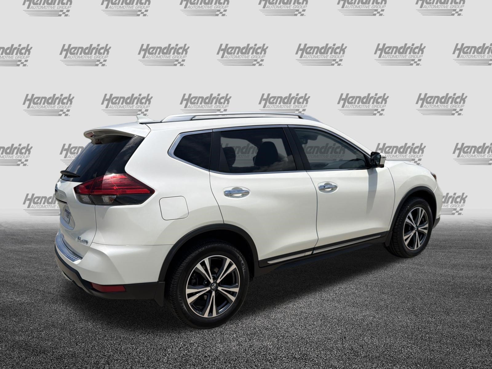 Used 2017 Nissan Rogue SL AWD/4WD image 10