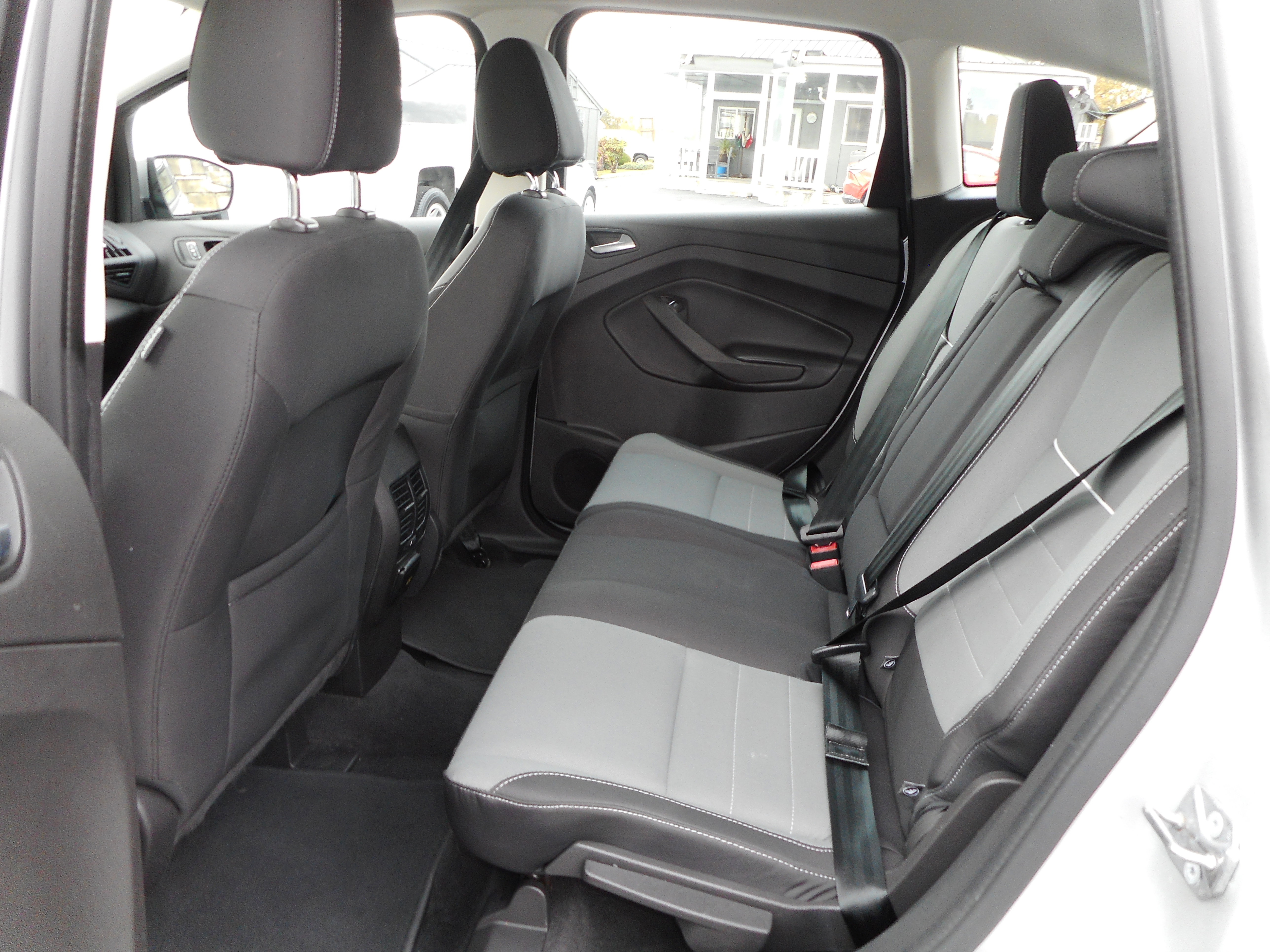 Used 2015 Ford C-MAX SE image 16