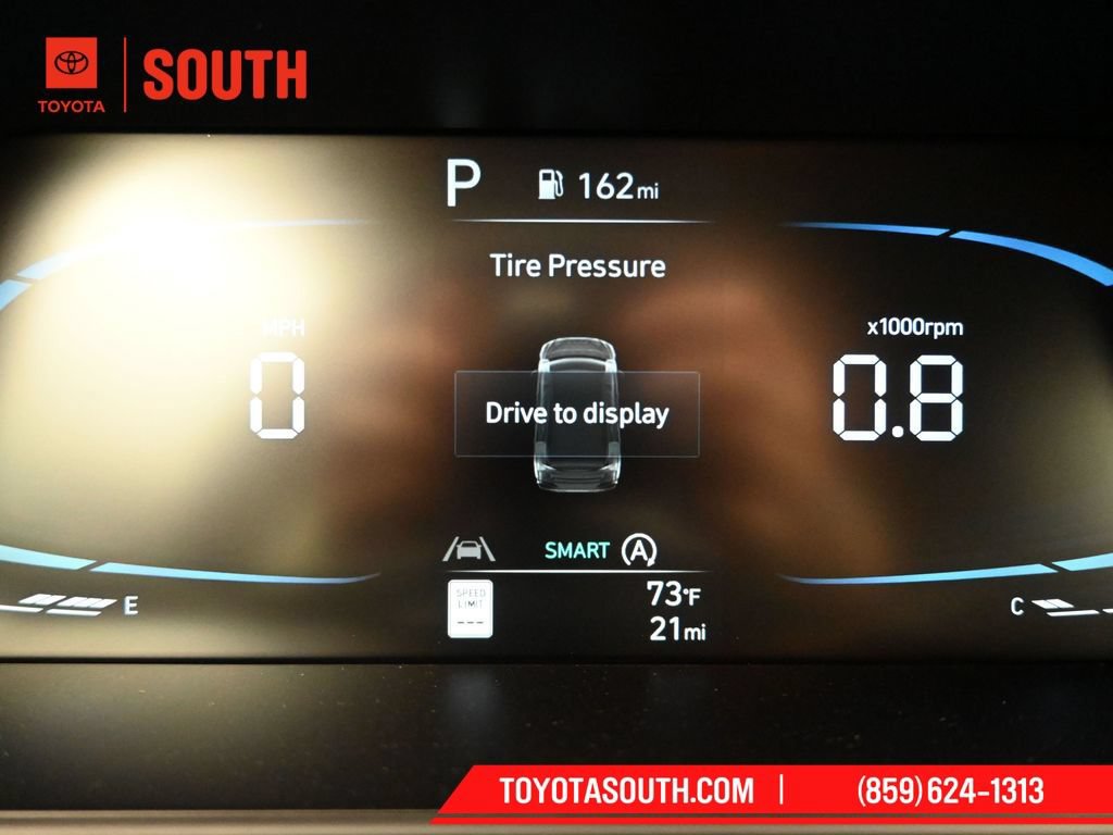 Used 2025 Hyundai Elantra SE FWD image 15