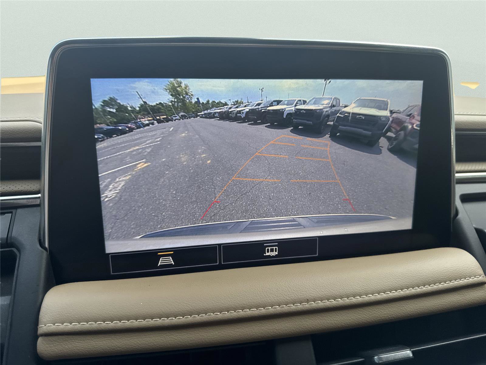Used 2021 Chevrolet Tahoe Premier AWD/4WD image 28