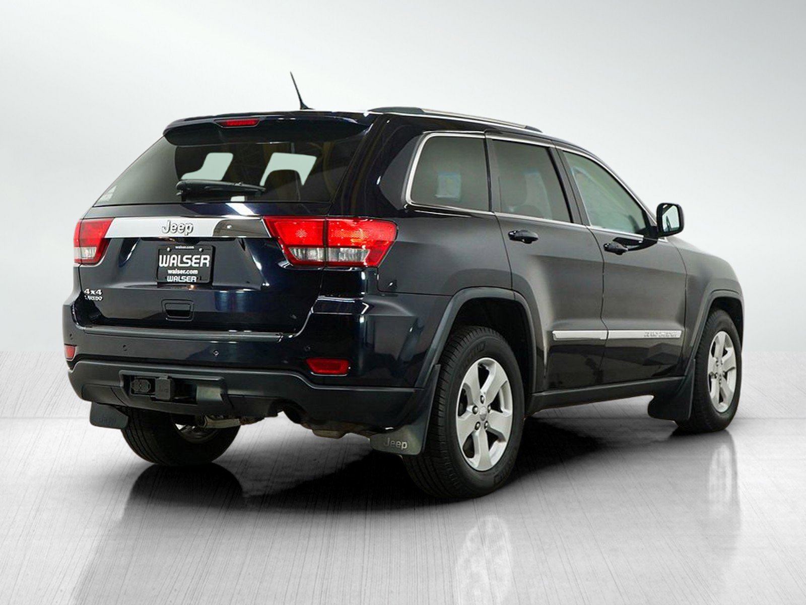 Used 2011 Jeep Grand Cherokee Laredo AWD/4WD image 5