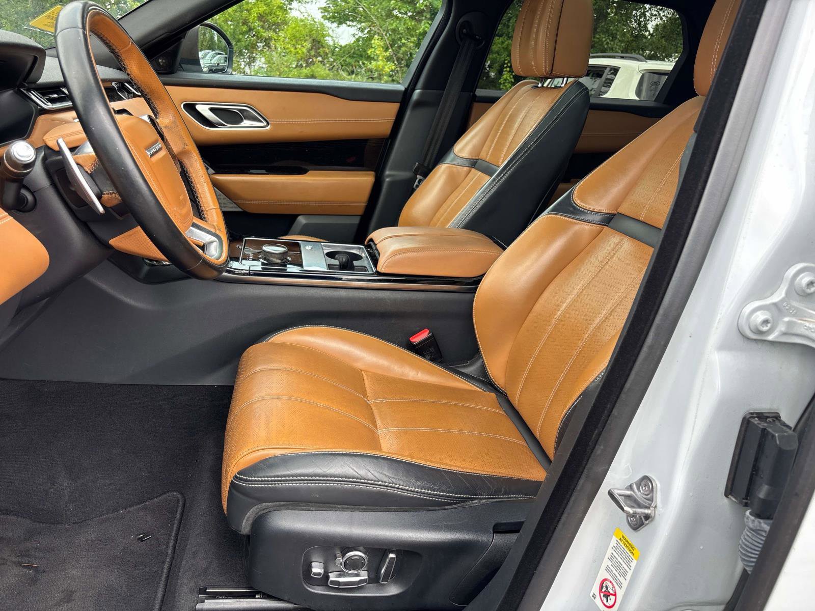 Used 2019 Land Rover Range Rover Velar R-Dynamic SE image 5