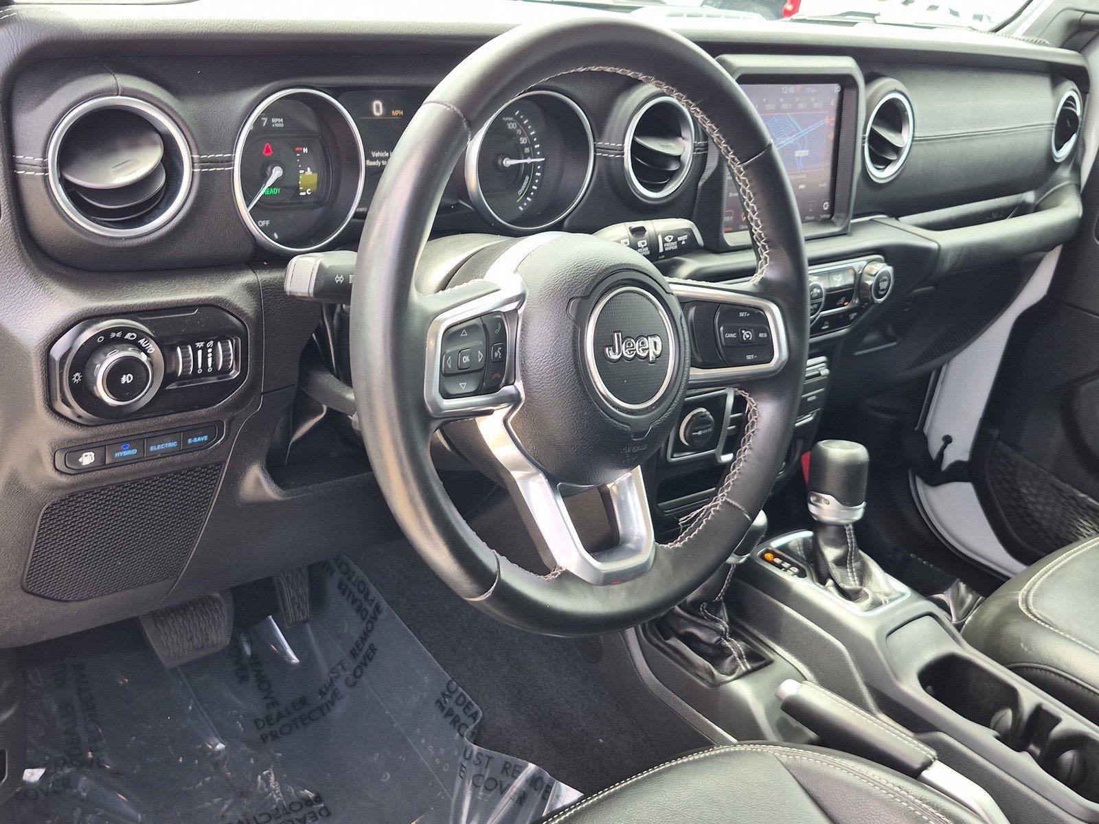 Used 2022 Jeep Wrangler Unlimited Sahara AWD/4WD image 21