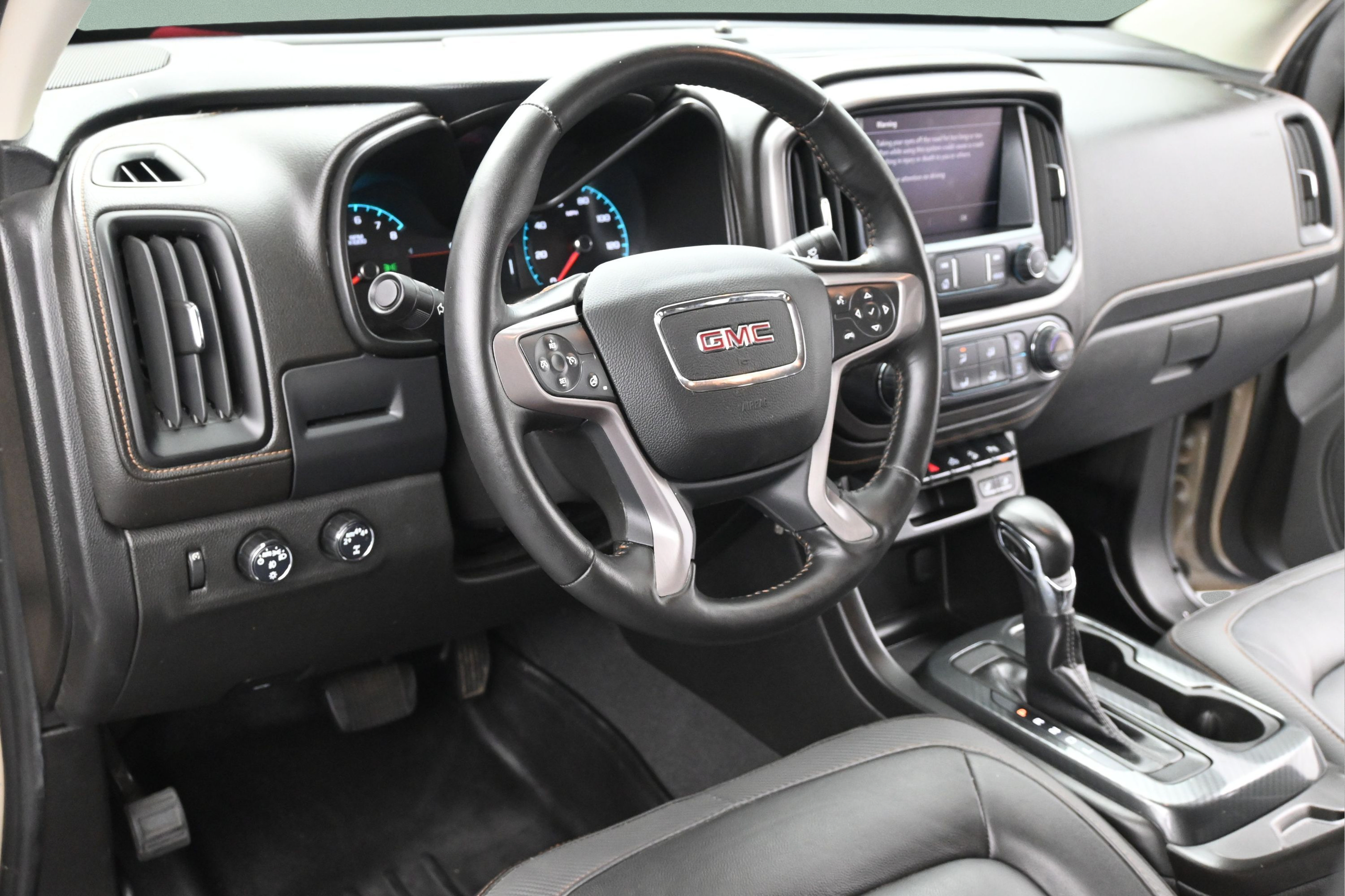Used 2022 GMC Canyon AT4 w/ Trailering Package AWD/4WD image 12