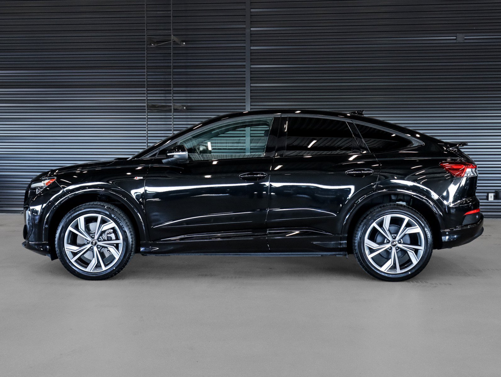 Used 2023 Audi Q4 e-tron Premium Plus w/ Premium Plus AWD/4WD image 13