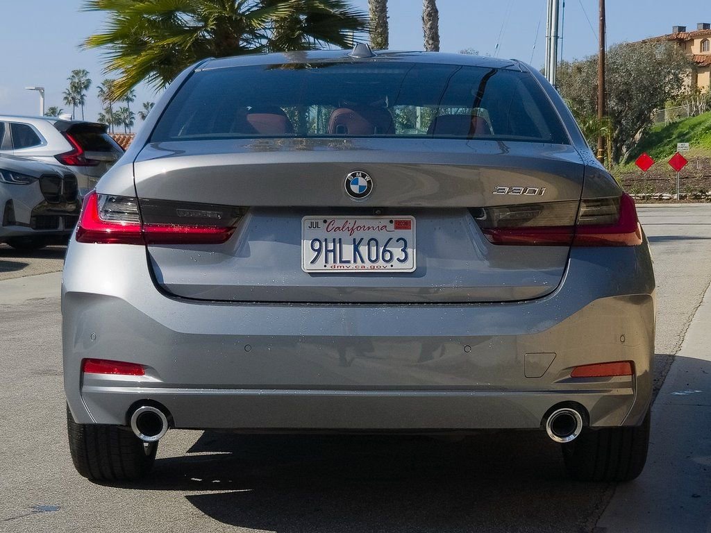 Used 2023 BMW 330i Sedan w/ Driving Assistance Package image 30