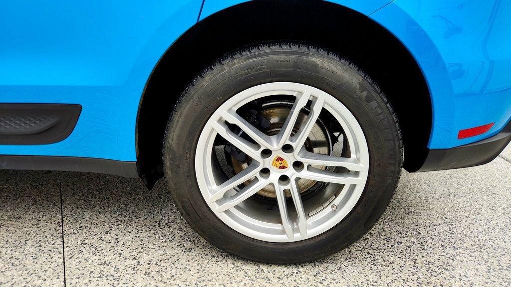 Used 2022 Porsche Macan w/ Premium Package Plus image 9