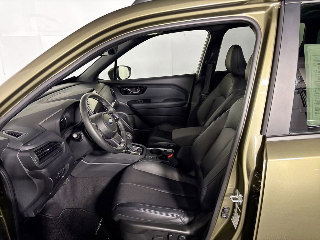 Used 2025 Subaru Forester Limited image 11
