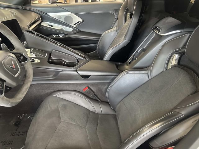 Used 2022 Chevrolet Corvette Stingray Preferred Cpe w/ Z51 Performance Package RWD image 32