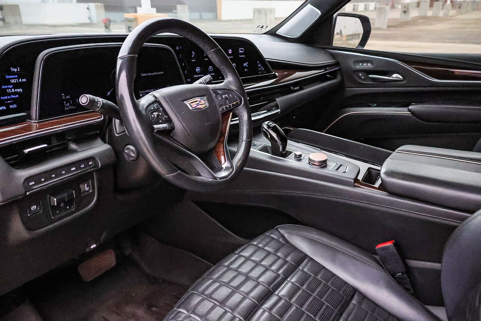 Used 2023 Cadillac Escalade Sport Platinum w/ LPO, ONYX Package image 28