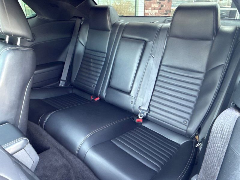 Used 2013 Dodge Challenger R/T image 13