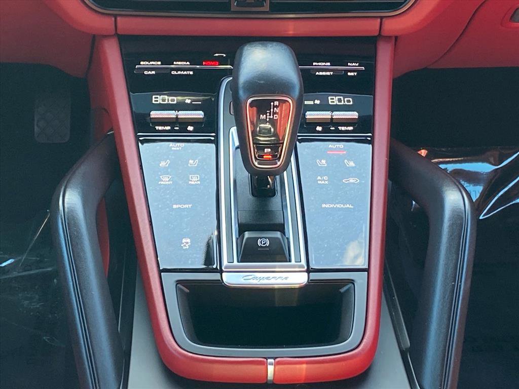 Used 2023 Porsche Cayenne Platinum Edition image 7