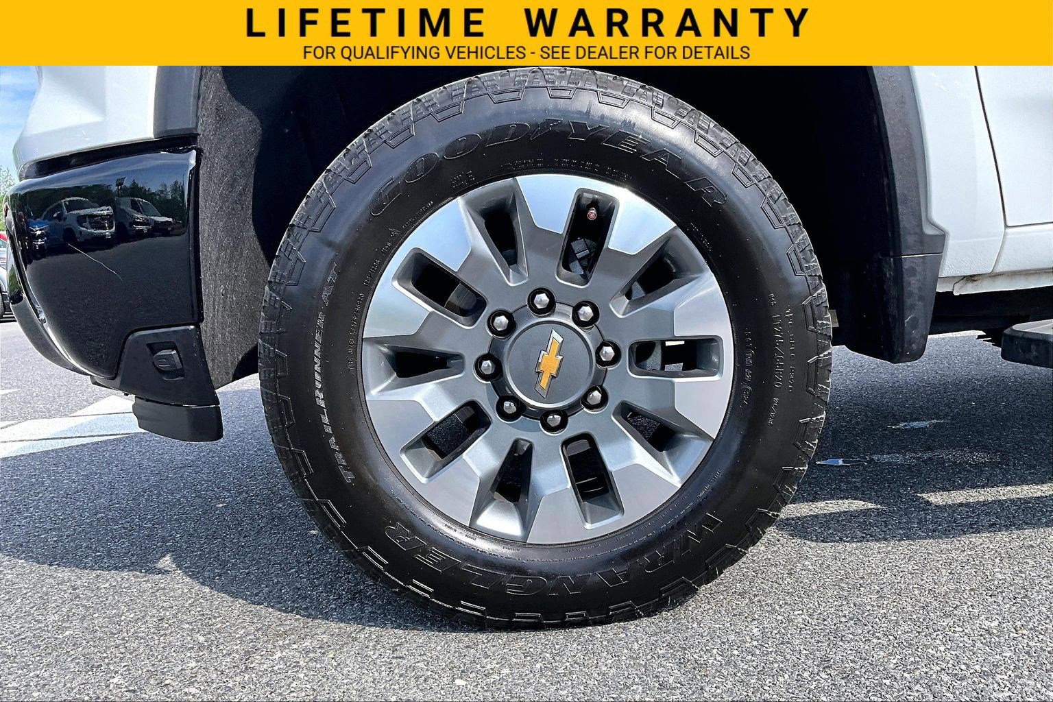 Used 2025 Chevrolet Silverado 2500 Custom w/ Custom Value Package AWD/4WD image 9