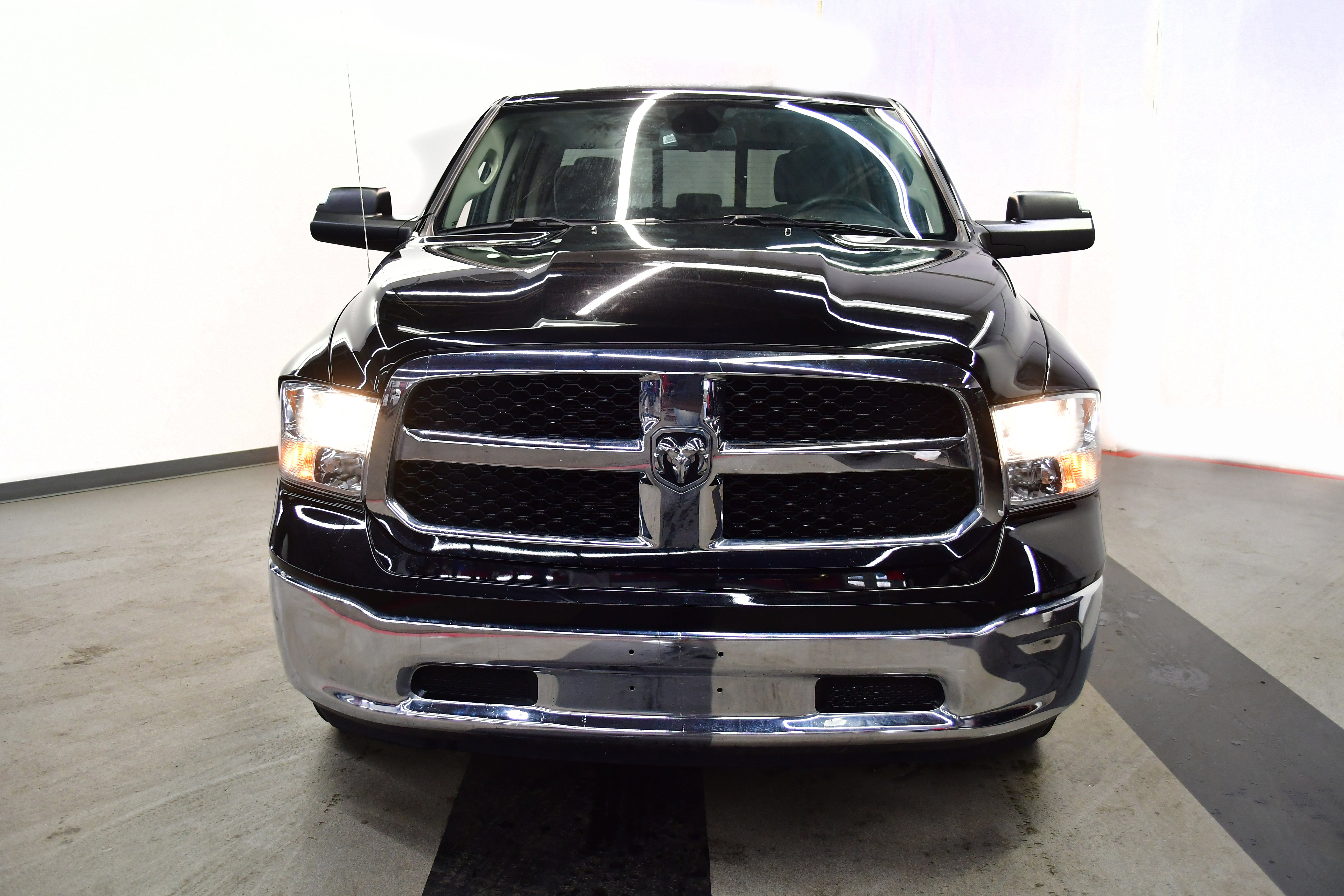 Used 2023 RAM 1500 Classic SLT w/ Trailer & Traction Group image 3