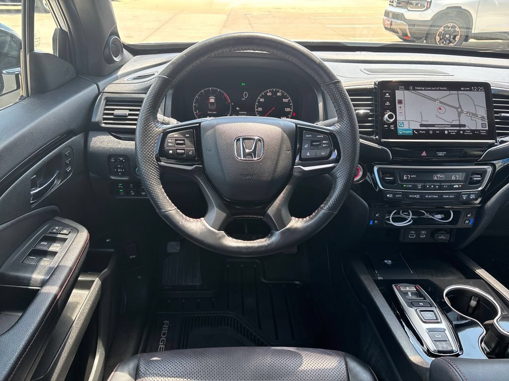 Certified 2025 Honda Ridgeline Black Edition image 15