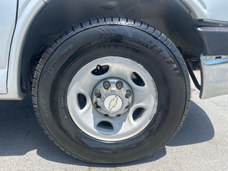 Used 2015 Chevrolet Express 3500 LT w/ LT Preferred Equipment Group RWD image 8