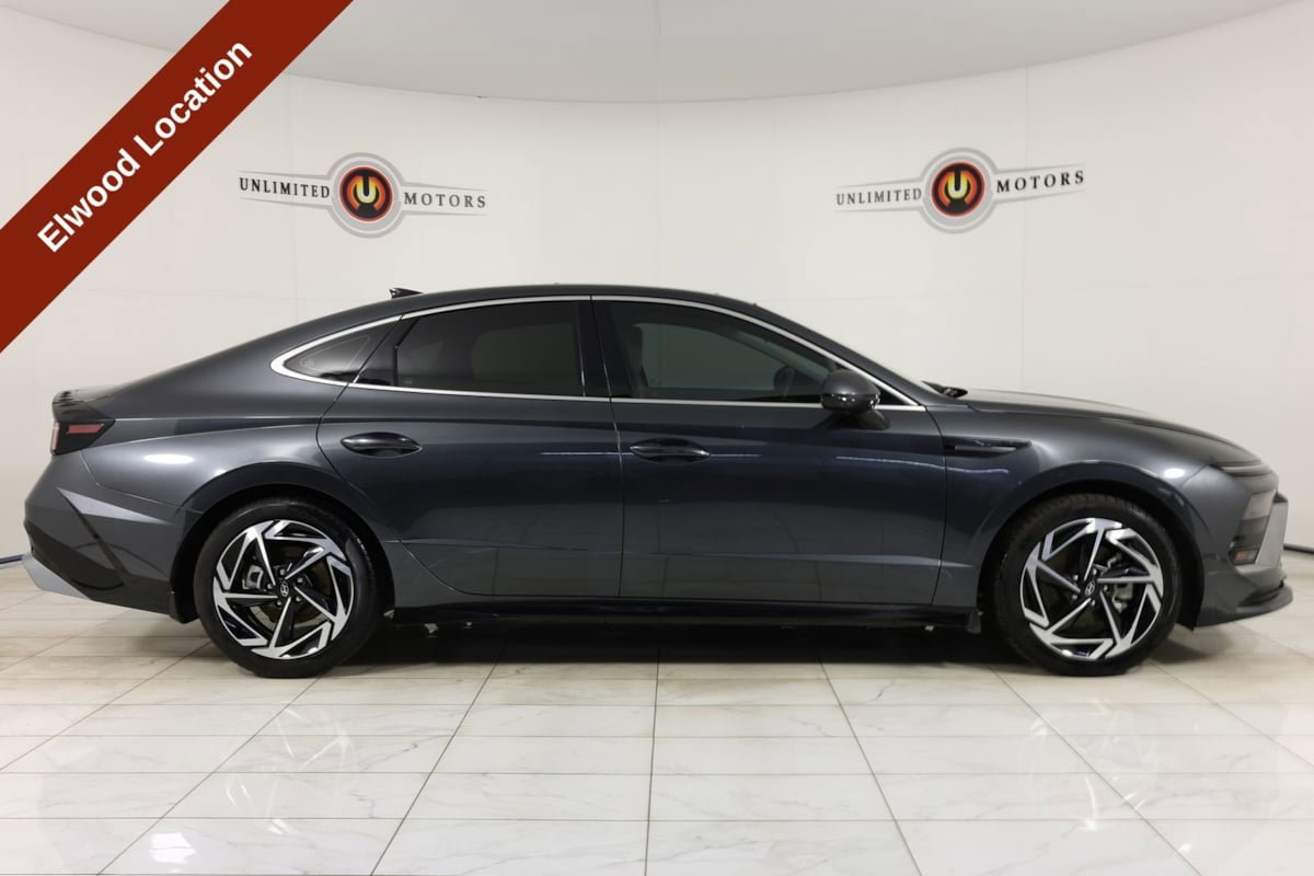 Used 2024 Hyundai Sonata SEL w/ Convenience Package FWD image 2