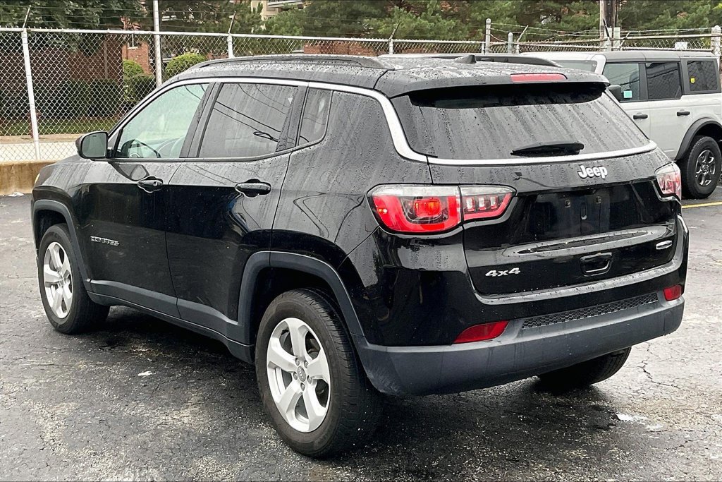 Used 2019 Jeep Compass Latitude w/ Popular Equipment Group AWD/4WD image 10