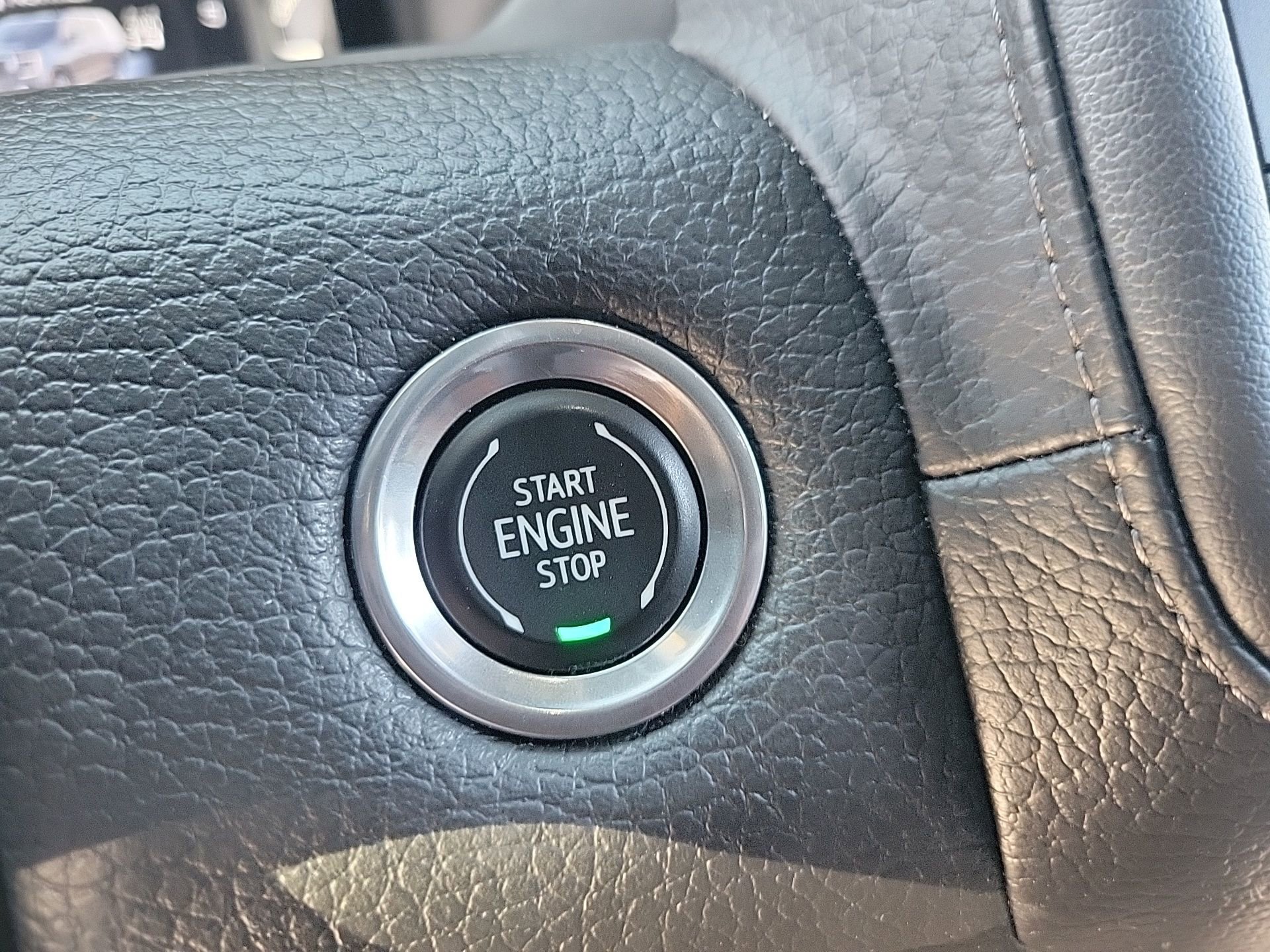 Used 2023 GMC Yukon XL Denali image 37