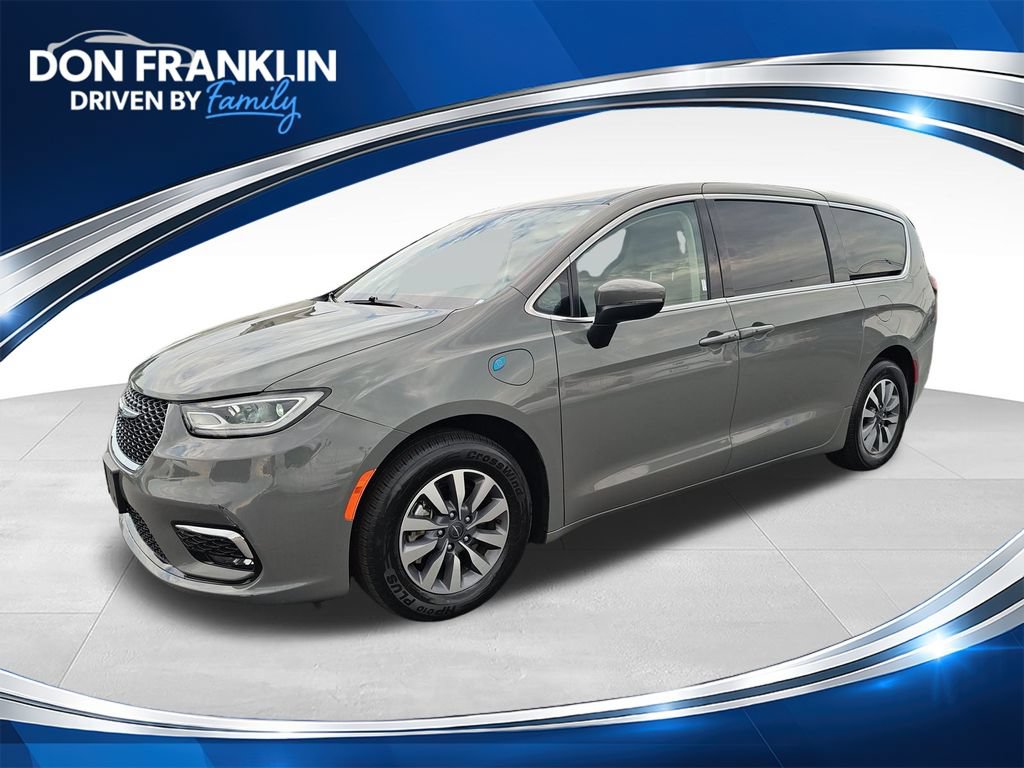 Used 2023 Chrysler Pacifica Touring-L