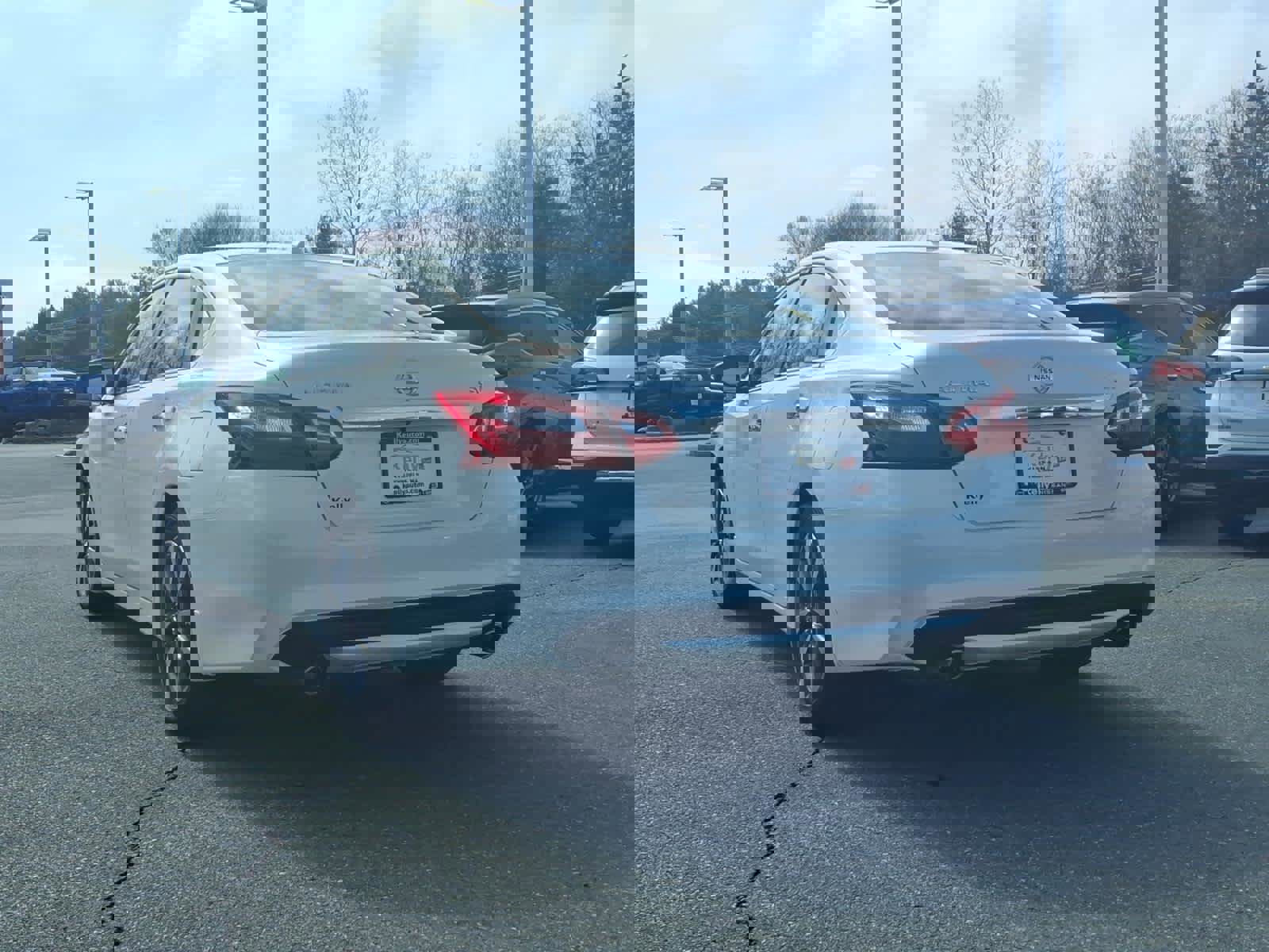 Certified 2017 Nissan Altima 2.5 SV w/ Convenience Package image 6