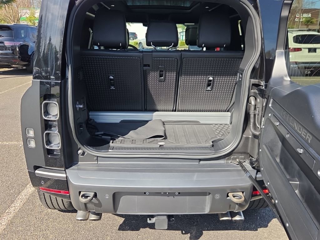 Used 2023 Land Rover Defender 90 V8 image 17