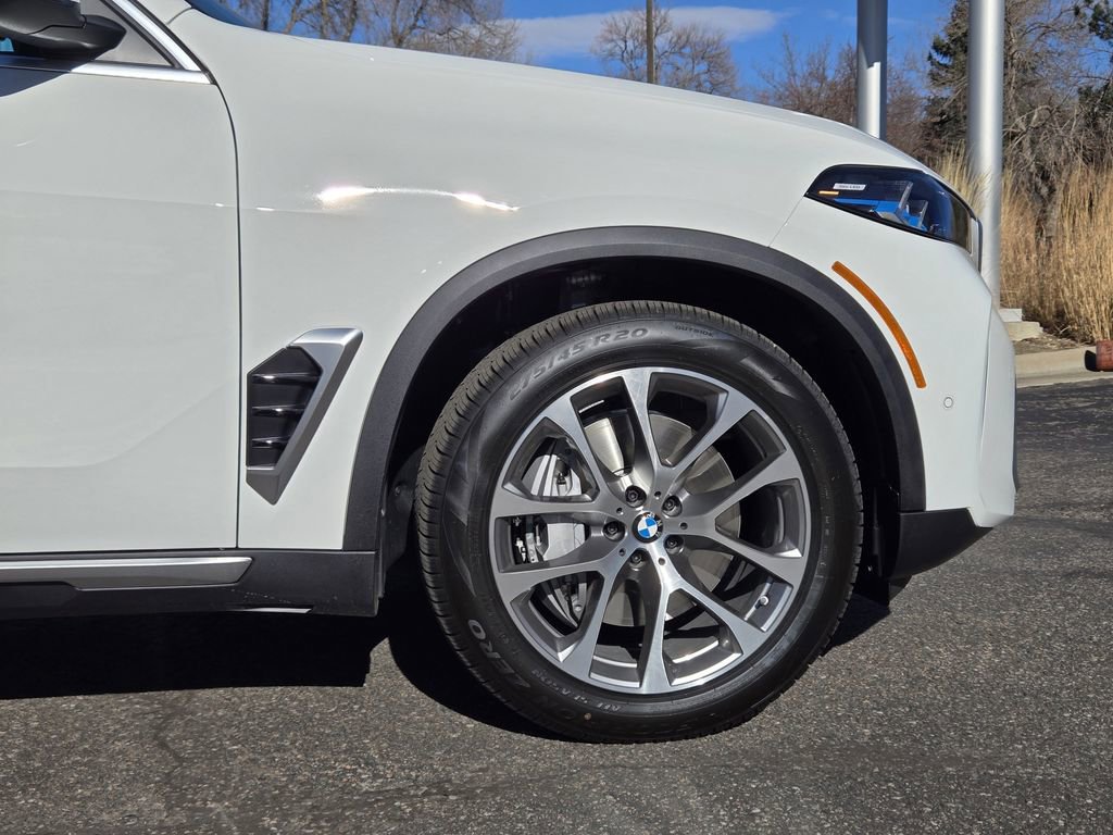 New 2026 BMW X5 xDrive50e w/ Premium Package image 9