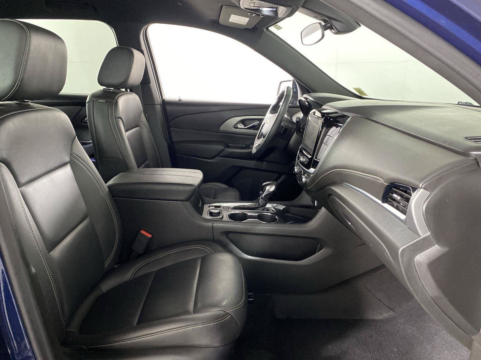 Used 2023 Chevrolet Traverse LT AWD/4WD image 4
