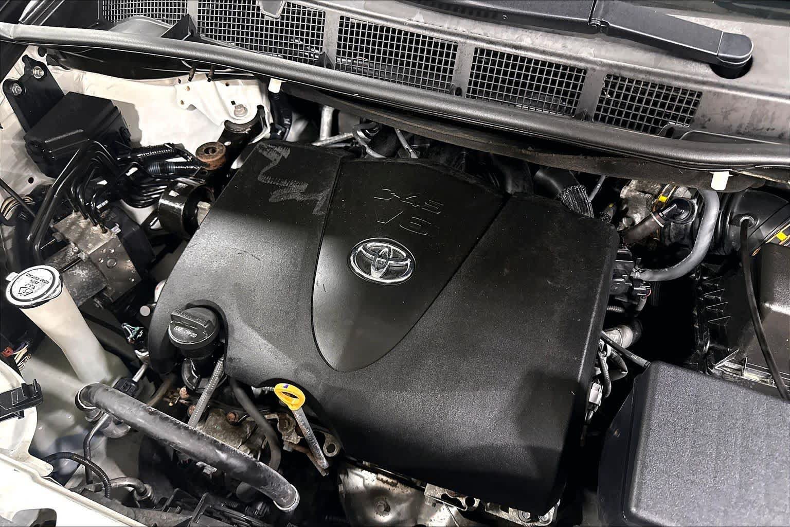 Used 2018 Toyota Sienna XLE Premium w/ Outdoor Package AWD/4WD image 33