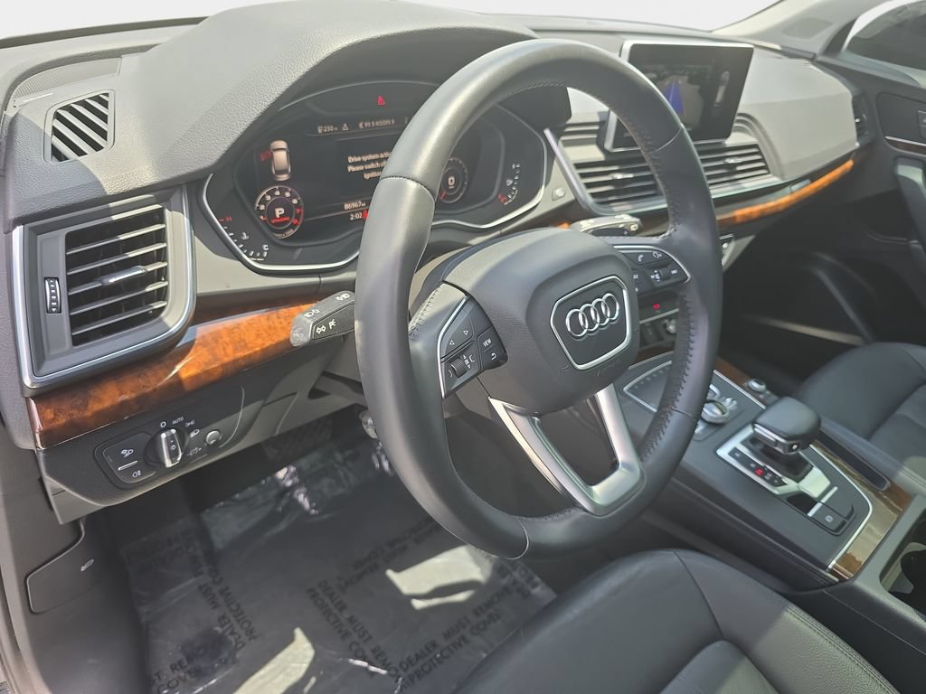 Used 2020 Audi Q5 Premium Plus w/ Premium Plus Package AWD/4WD image 28
