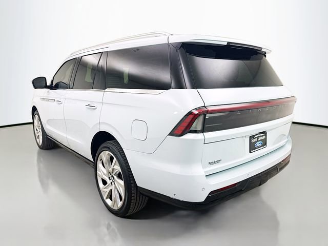 Used 2025 Lincoln Navigator Reserve AWD/4WD image 5