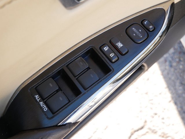 Used 2014 Toyota Avalon Limited FWD image 13