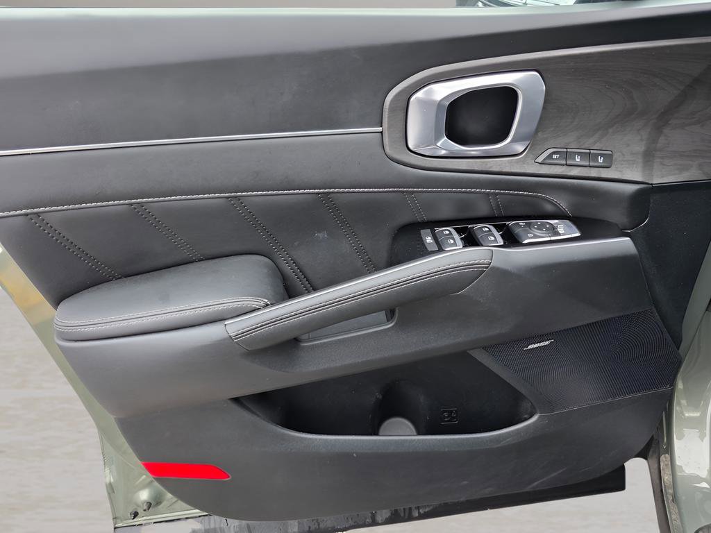 Used 2024 Kia Sorento SX Prestige image 18
