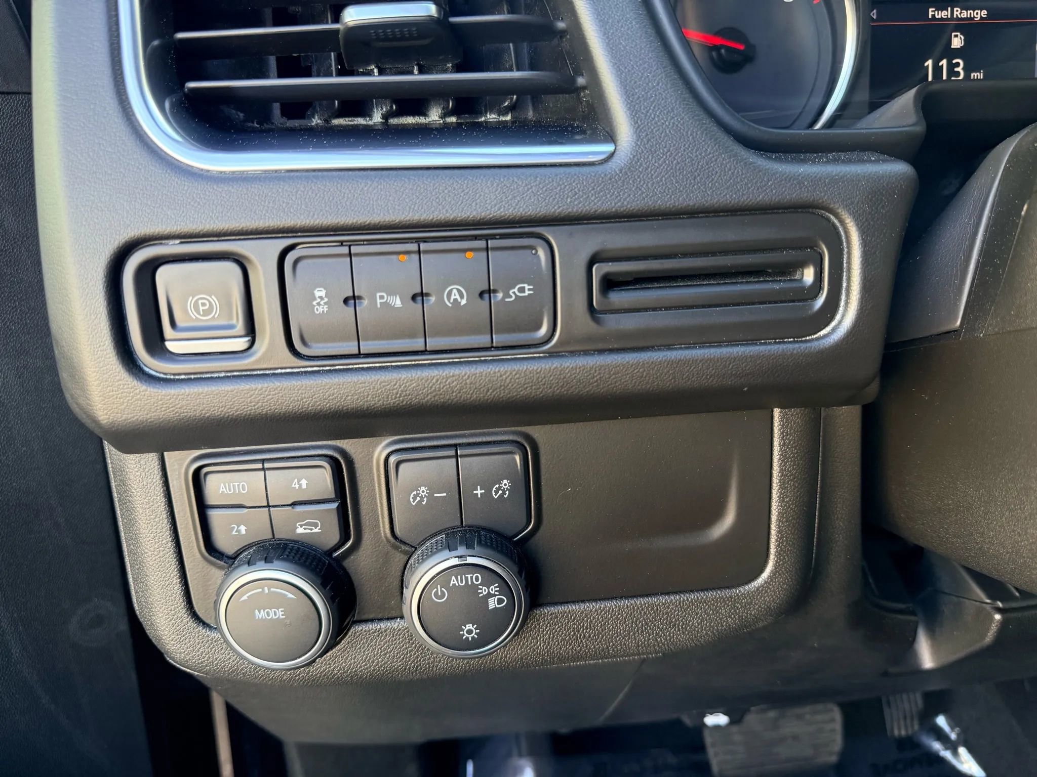 Used 2021 Chevrolet Suburban LS image 29