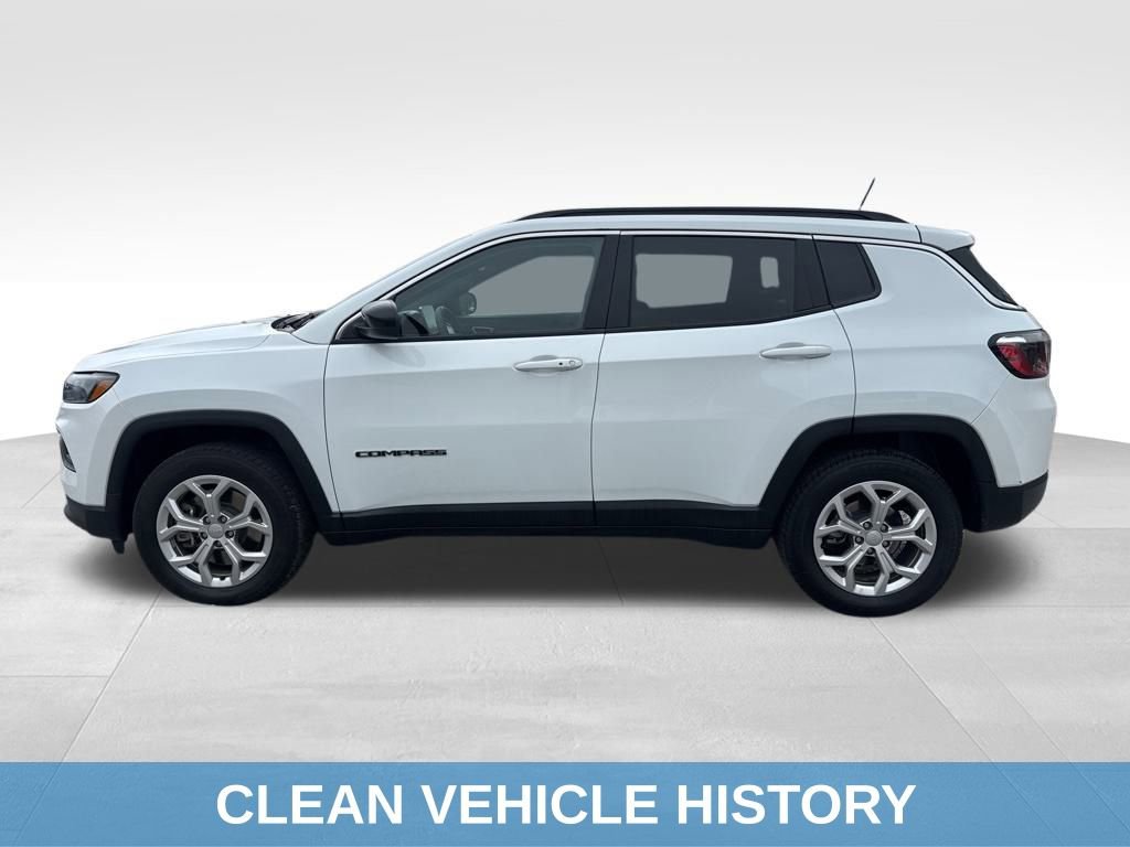 Used 2024 Jeep Compass Latitude image 3
