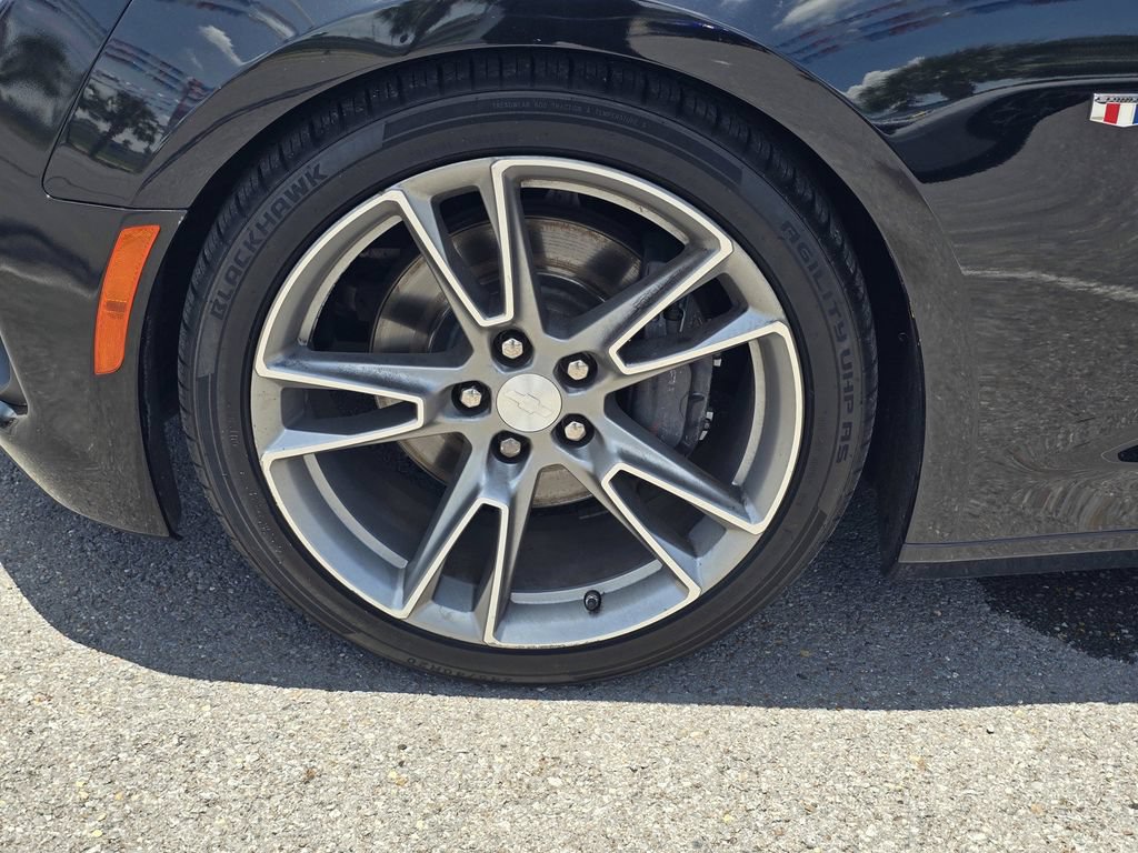 Used 2019 Chevrolet Camaro SS RWD image 11