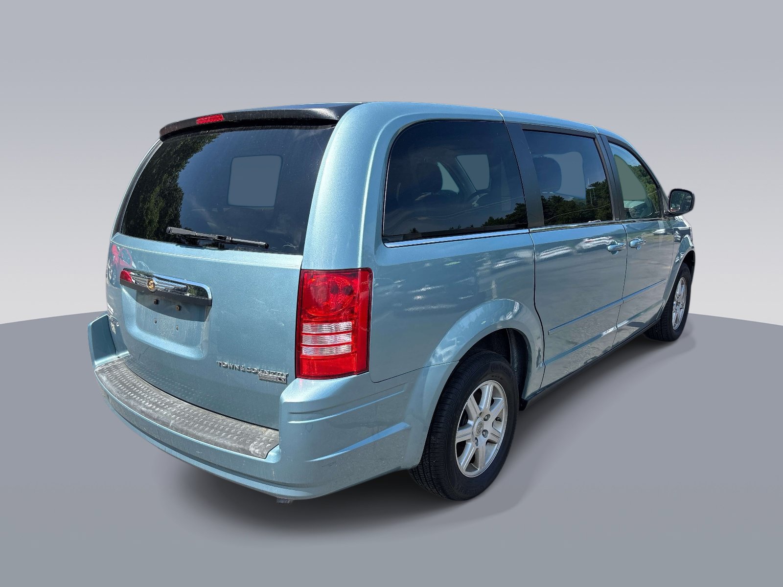 Used 2010 Chrysler Town & Country LX w/ PWR Convenience Group FWD image 3