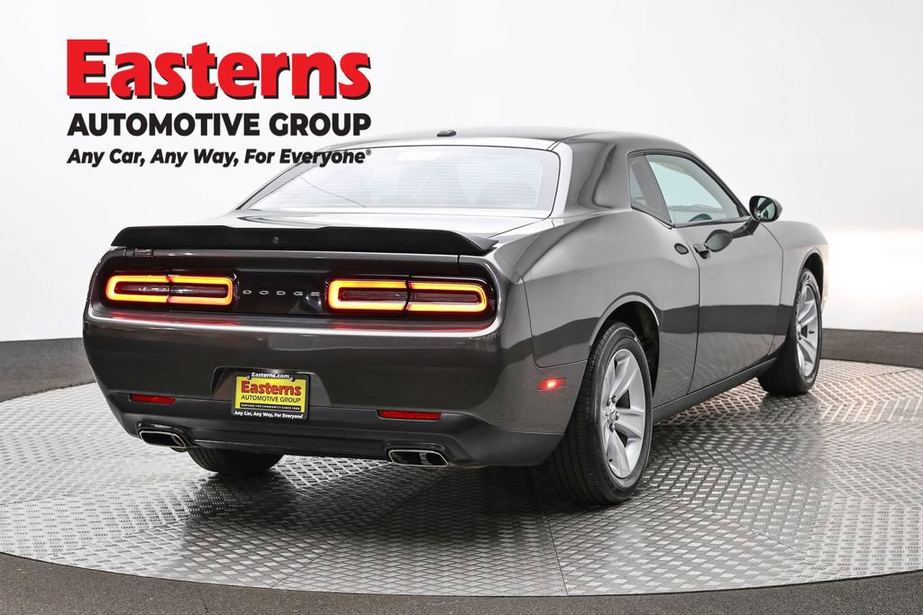 Used 2023 Dodge Challenger SXT image 5