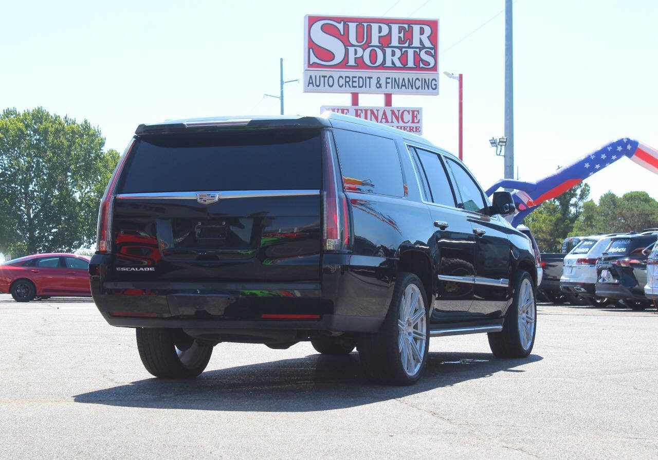Used 2016 Cadillac Escalade ESV Luxury RWD image 4