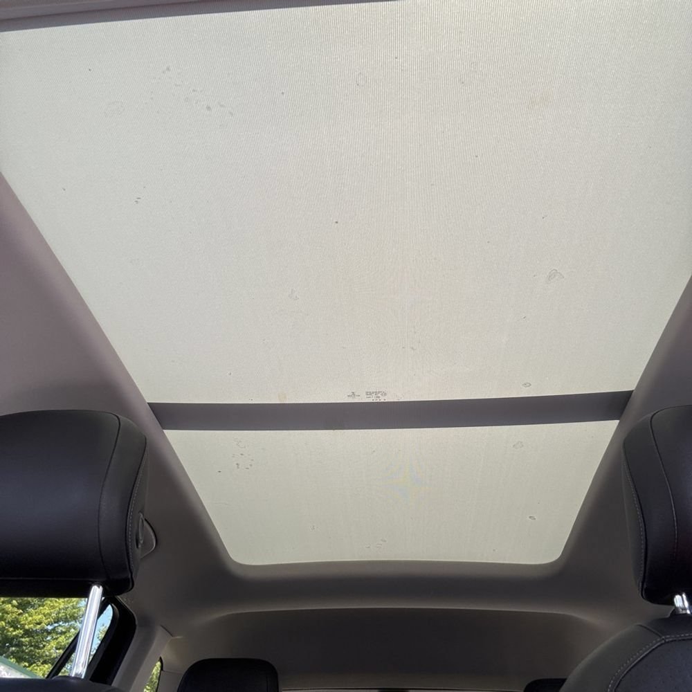 Used 2018 Volkswagen Tiguan SEL AWD/4WD image 12