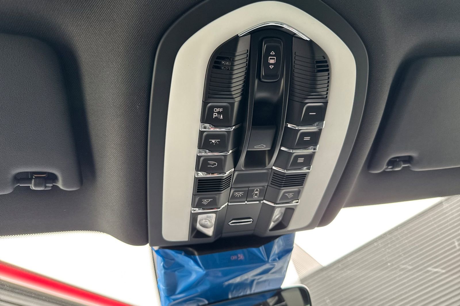 New 2025 Porsche Macan Turbo image 21