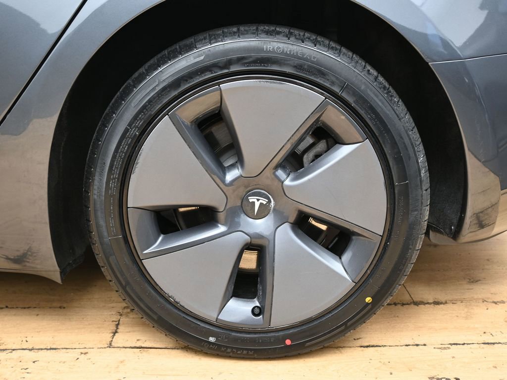 Used 2023 Tesla Model 3 Standard Range image 11